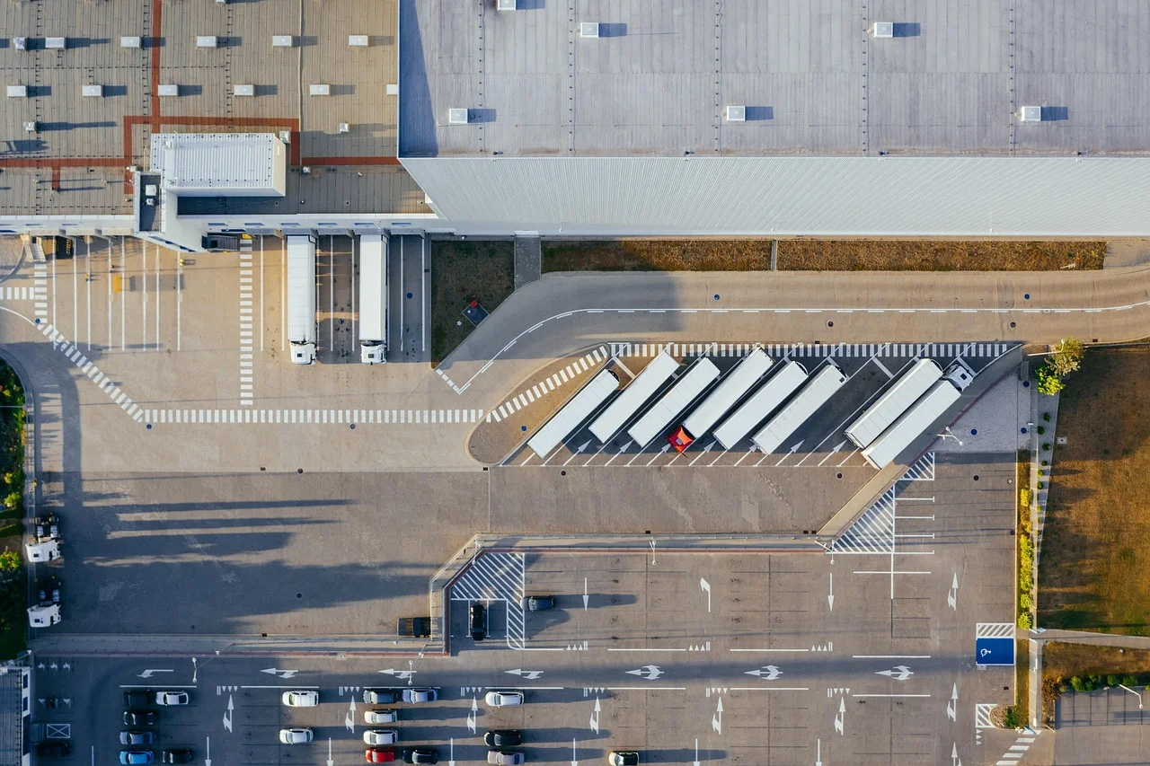 Bezpieczna relokacja i transport maszyn przemysłowych